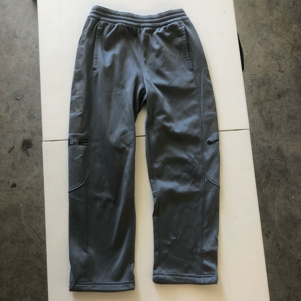 NIKE EUC boys Athletic pants Medium